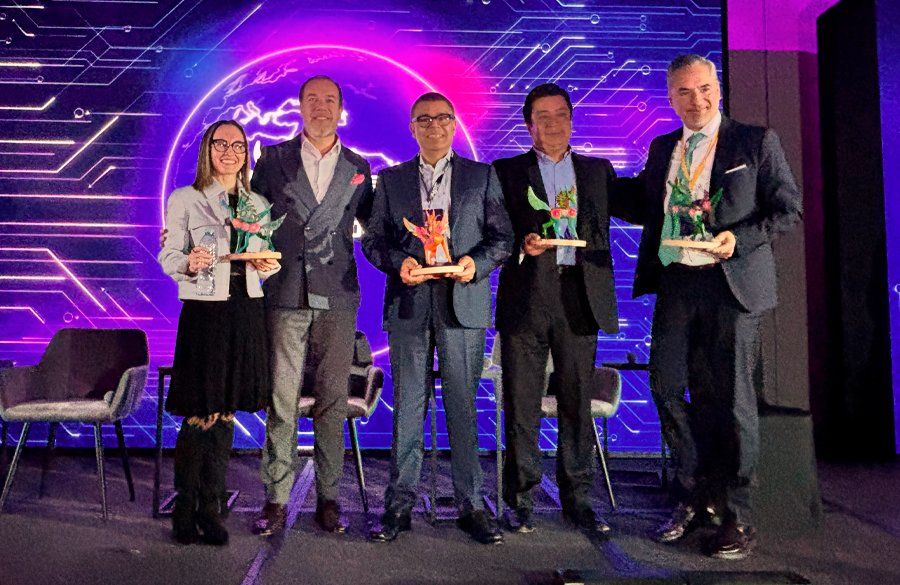 Marie-Pierre Mercier, Managing Director, Autodesk Mexico, Miguel Ruiz, Director General de Stratosphere, Gustavo Gómez, Director General de HPE Mexico, Alejandro Jiménez
AC Manager Latam, Nvidia y Luis Castellanos Director General Interino HP Inc Mexico